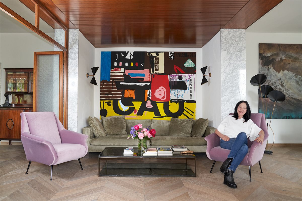 Ursula Kohl, Geschäftsführerin von Thurn & Bauer in einer von ihr entwickelten Villa in Triest, die sie von Grund auf saniert und eingerichtet hat. 