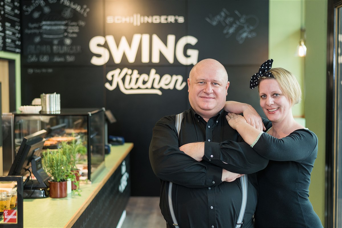 Swing Kitchen Gründer Charly und Irene Schillinger eröffnen in München ihren bereits 12. Standort.